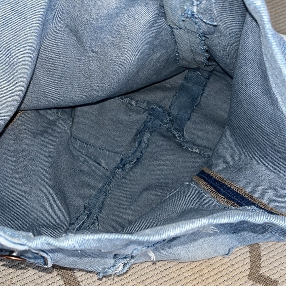 ♻️ Denim Upcycled open top long strap distressed denim tote bag - Picture 13 of 13